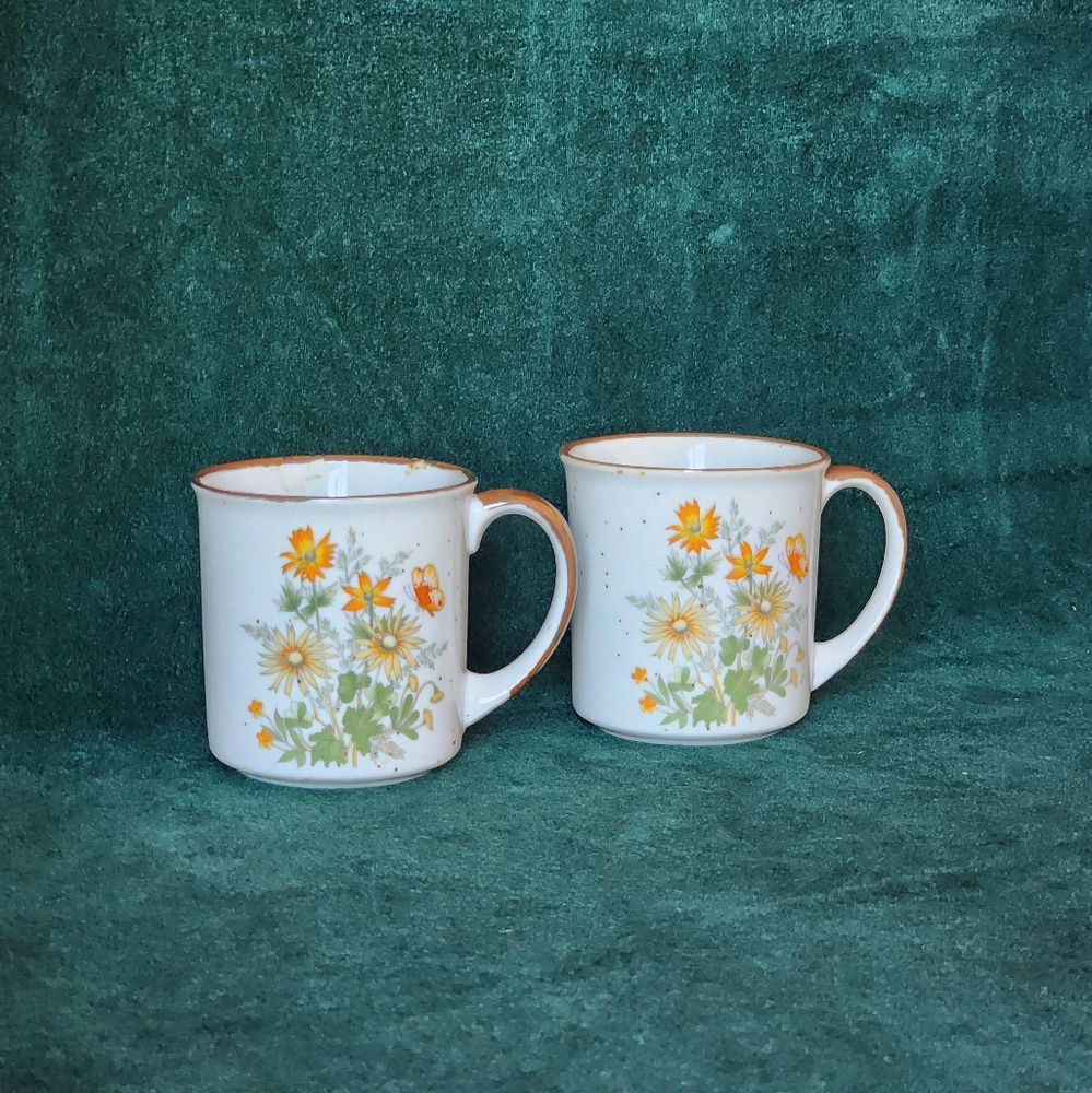 Set of 2 Vintage 1970s Floral Mugs